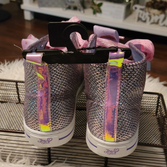 Jojo Siwa Girls Silver Mermaid Scales Bow High Top Sneakers Shoes Size 3 - Picture 5 of 7